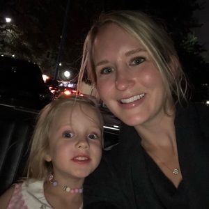 Meet your Posher, Lindsey